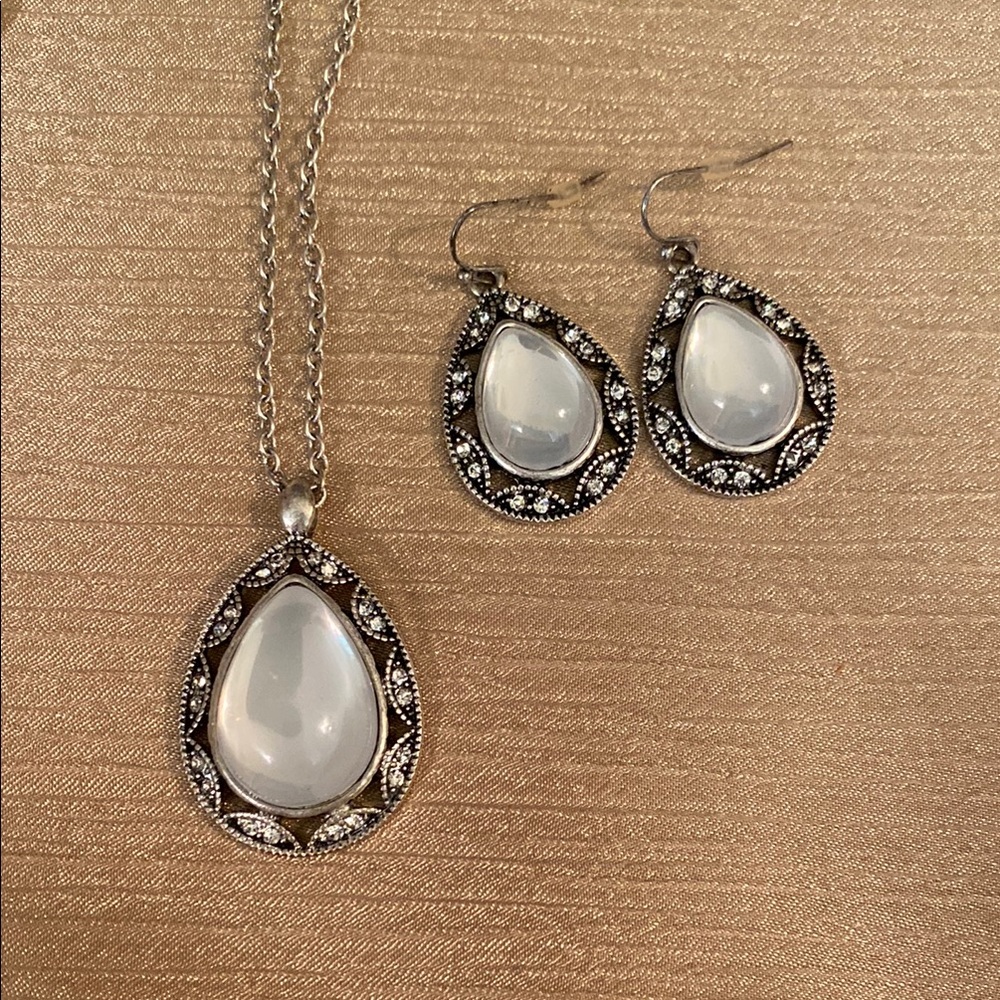 Avon Silver and White Teardrop Earrings and Necklace - Opalescent
